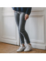 Jeans "Betty" slim matières recyclées gris