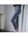 Jeans "Betty" slim matières recyclées gris
